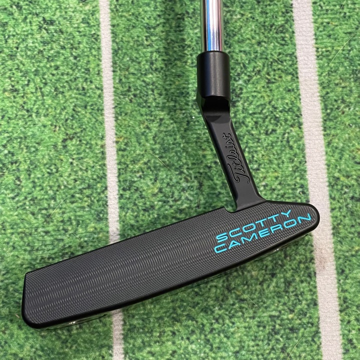 Studio Style Newport 2, Tiffany Blue & Black Paint, 34