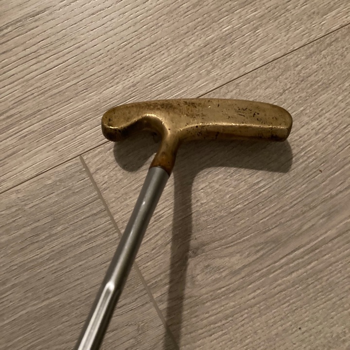 Titleist Acushnet John Reuter Jr. Bullseye Brass 34” Standard Lie Lamkin Grip