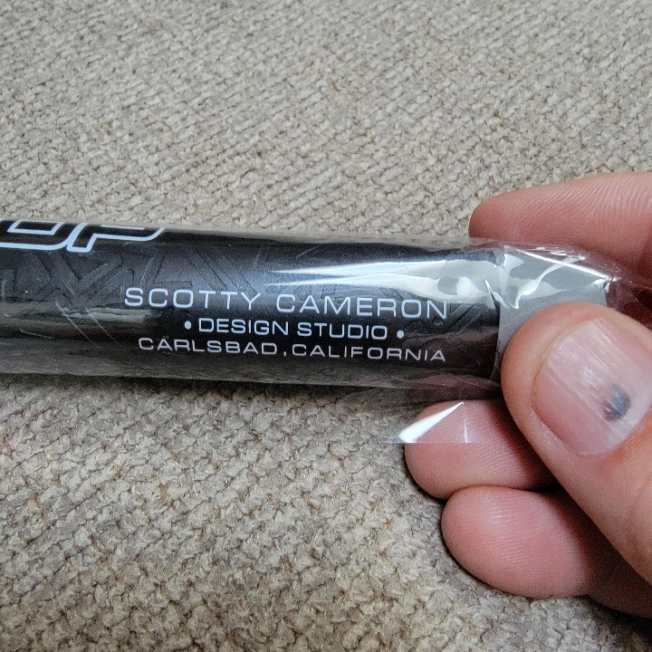 Scotty Cameron Custom Shop Mid Size Embossed Leather grip – Custom