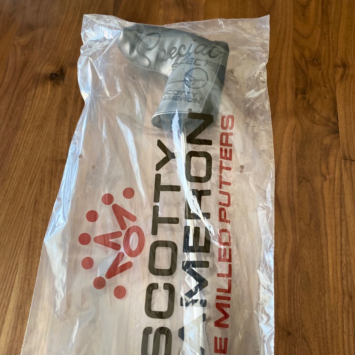 Scotty Cameron Newport 2+ Jet Set 34in | MULLIE Golf