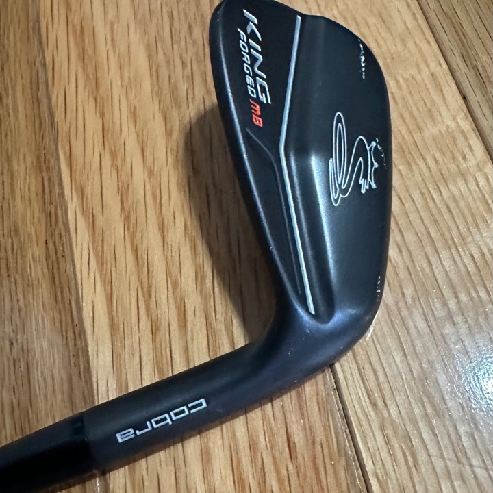 Cobra Golf KING Forged CB MB P (pitching wedge)