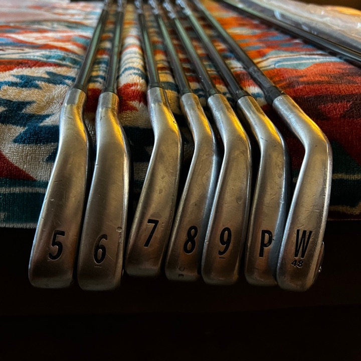 TITLEIST 714 AP1 IRON SET 5-PW PW2 GRAPHITE UST RECOIL DART F3 65 RIGHT HANDED. 5 to PW + 48 DEGREES WEDGE. + 3 extra shafts.