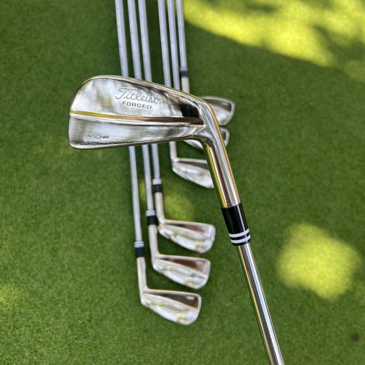 *PURE* Titleist 690MB Iron Set (3-9) - X100 Shafts, new 360° Golf Pride Grips