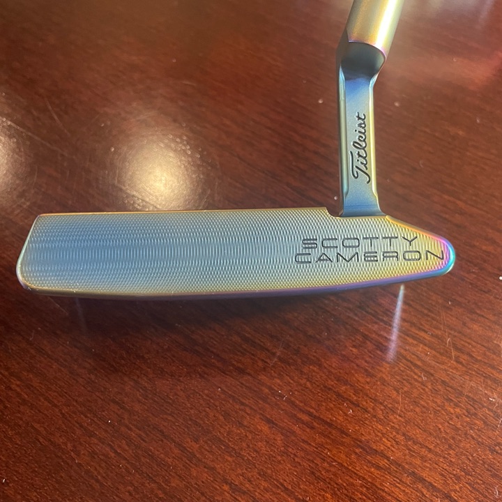 Scotty Cameron Special Select Squareback 2 Jumbo Red Grip Rainbow 