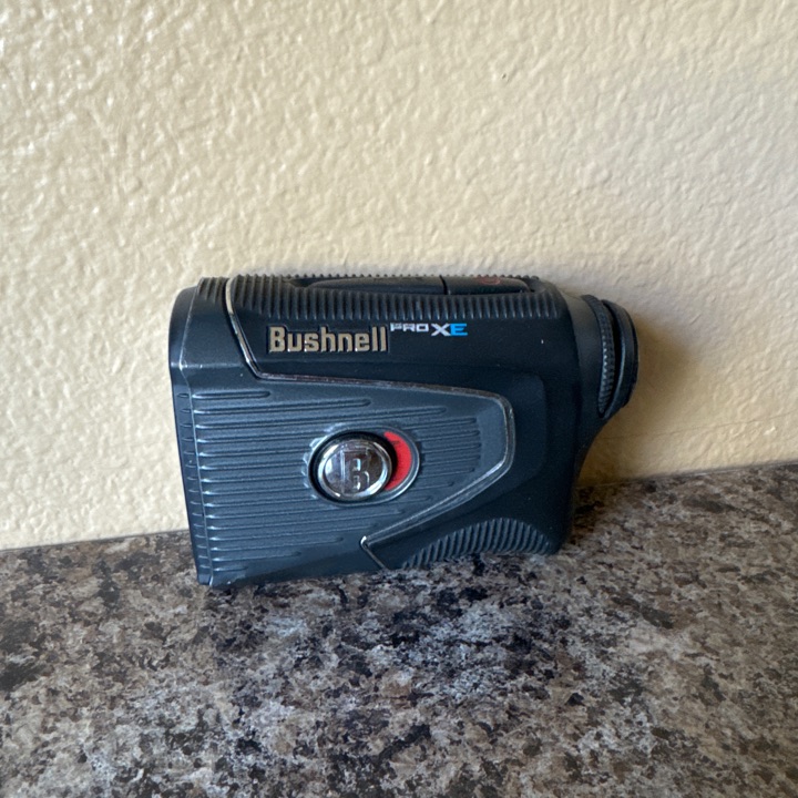 Bushnell range finder | MULLIE Golf