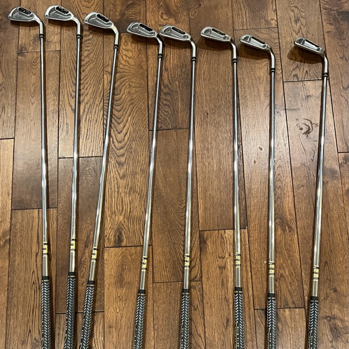 Complete set of Ping-clone irons, Calloway putter and Titleist bag - $125