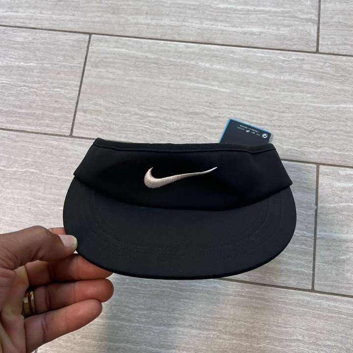 Black Nike Vidor