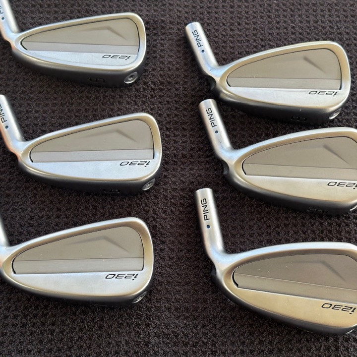 Ping I230’s 5-PW blue dot