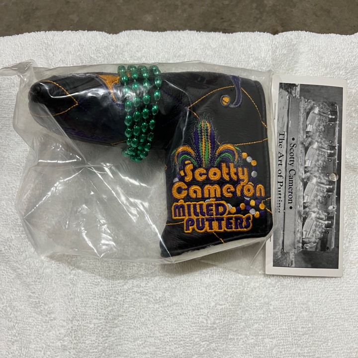 Scotty Cameron Mardi Gras 2024 - Étiquette De Sac Smiley Face + Putting Disc - Neuf