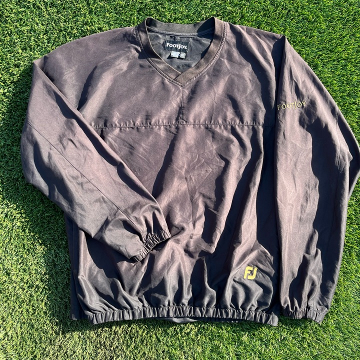 Classic black and gold windbreaker! Size XL fits true