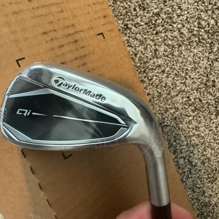 Taylormade QI 5-AW graphite regular flex