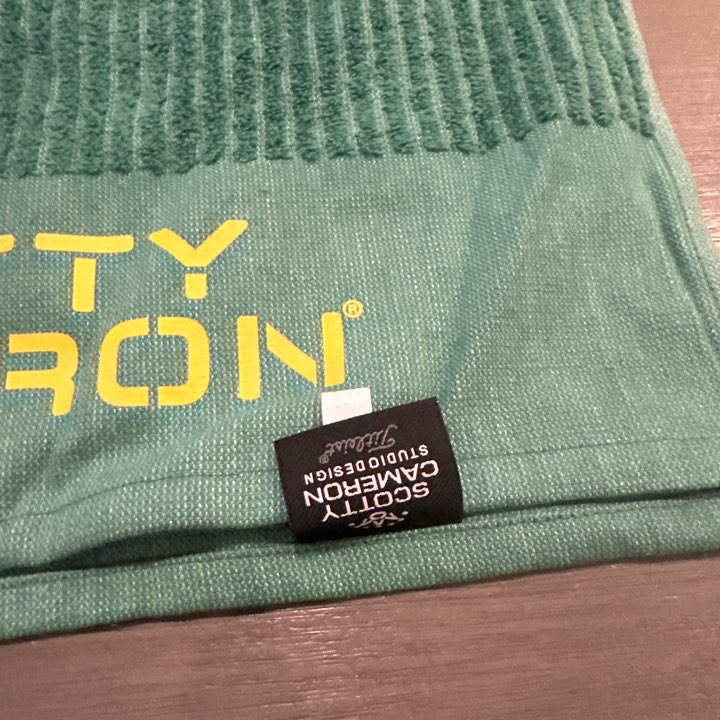 Scotty Cameron Caddie Towel | MULLIE Golf