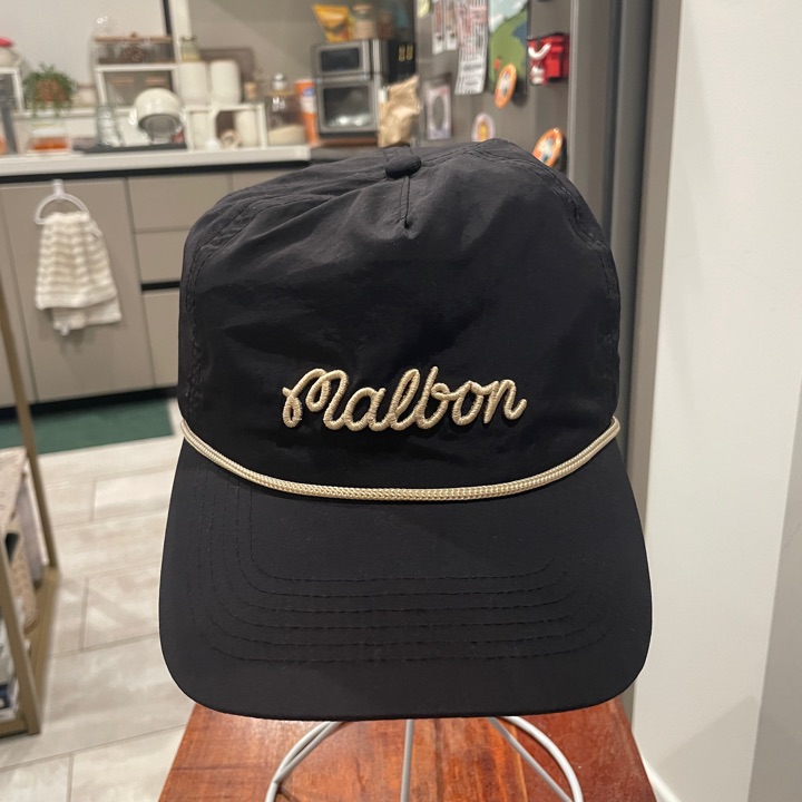 【MALBON】 Malbon Brim Script Bucket Hat / 追跡付 CAPTAIN MALBON BUCKET HAT – Malbon Golf