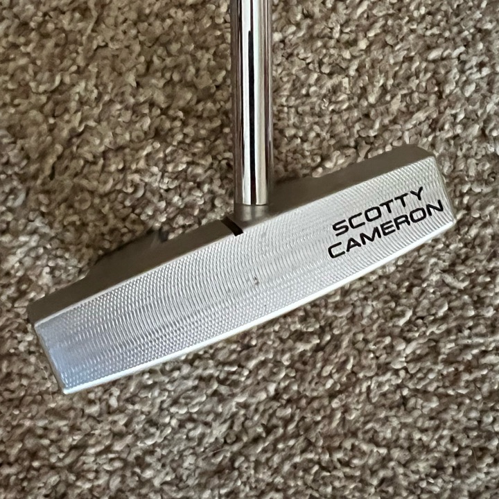 2023 Scotty Cameron 35” Phantom 5S (center shaft)