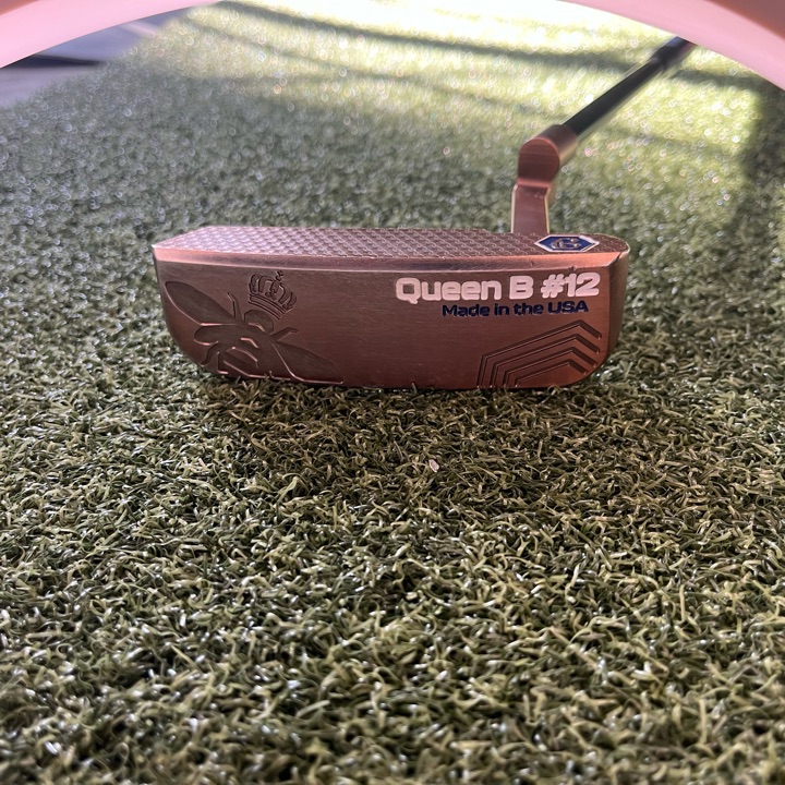 Bettinardi Queen B #12 - BGT Stability Tour Shaft | MULLIE Golf