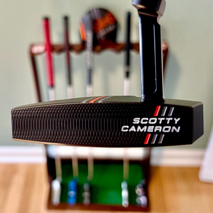 Putter Scotty Cameron Holiday 24 Phantom 9.2 – Édition Limitée – 35 Pouces – Main Droite