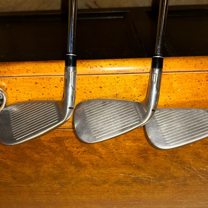 SIM Max 2 4-PW | MULLIE Golf
