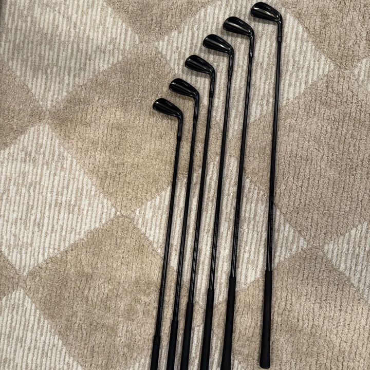 Titleist T100s Black edition 5-PW