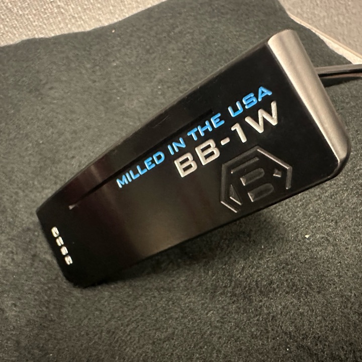 Got a minty betti only gamed a few rounds. Comes with original headcover. 35in in length. Please message before buying. Will ship out within 1-2 business days via ups ground. Buyer pays shipping.