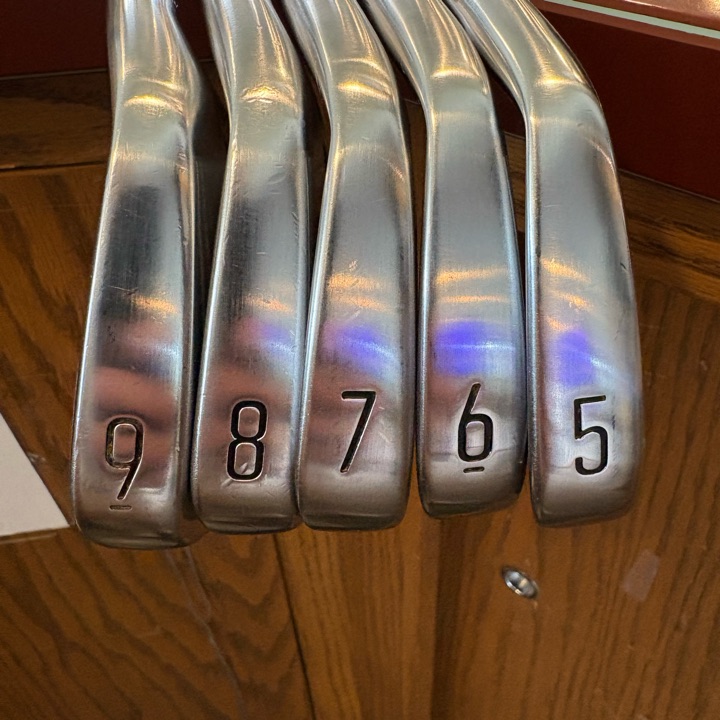 Titleist T100 5-9 Irons RH Project X LZ 6.5 STD Length 2 degrees Flat Std Loft Iomic Grips